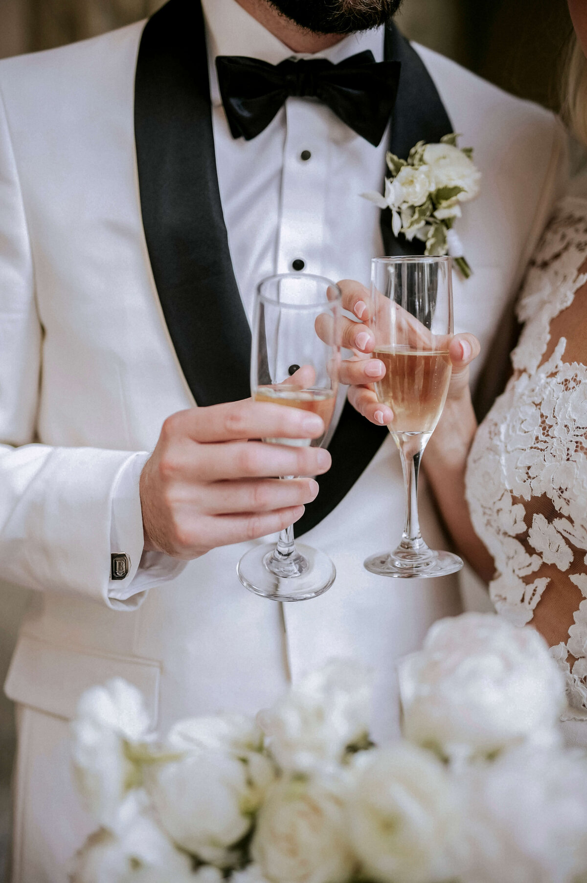 cheers-with-champagne