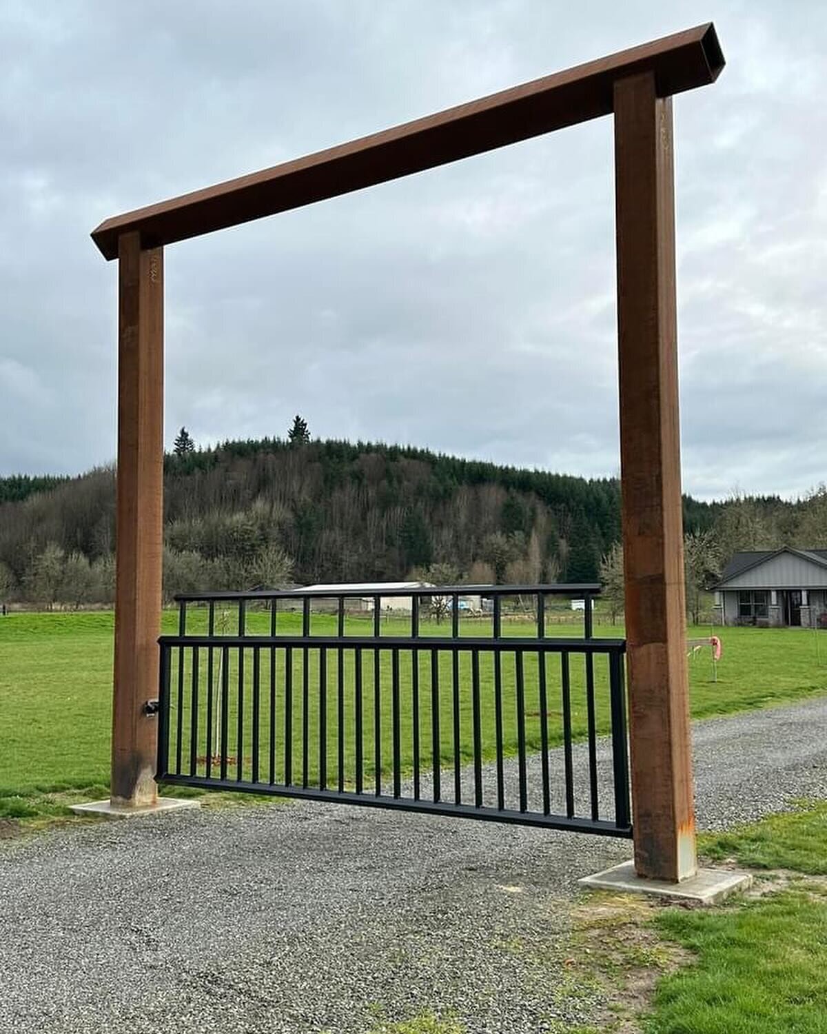CUSTOM GATE 3