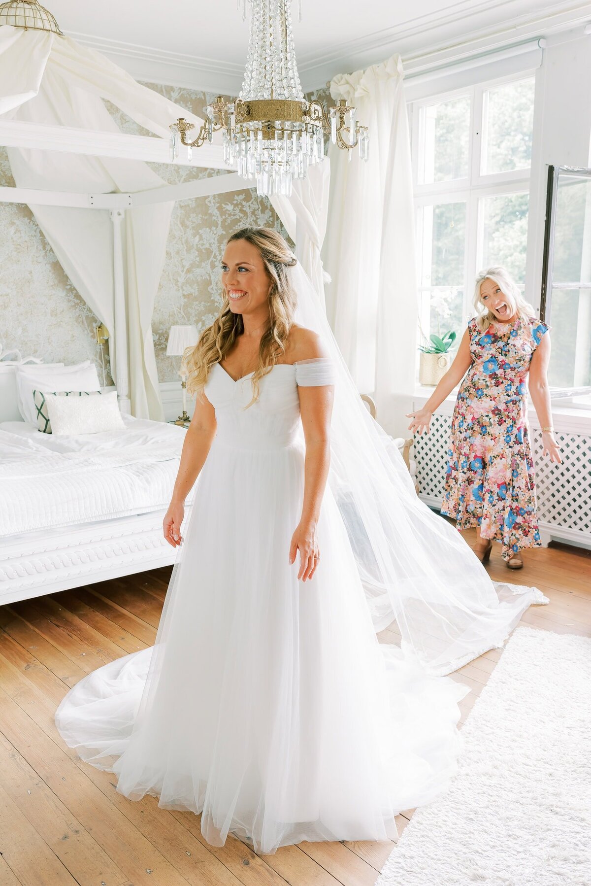 Destination Wedding Photographer Anna Lundgren in Stockholm Swedish American wedding at Ranas Slott in Roslagen Stockholm Sweden_031