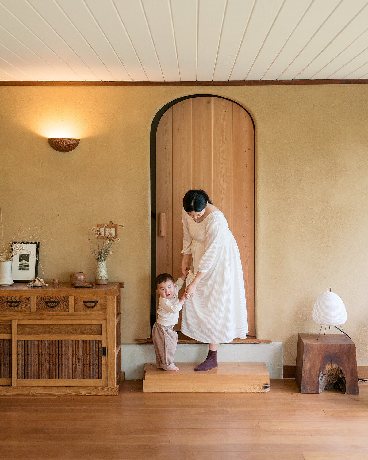 Cozy studio family session Berkeley maternity photography Bay Area
