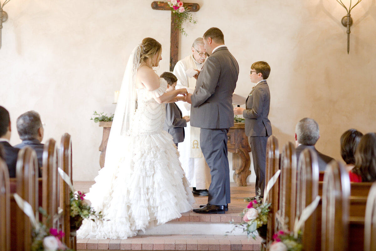 lost mission chapel-hill country wedding-robinrogers photography-vows