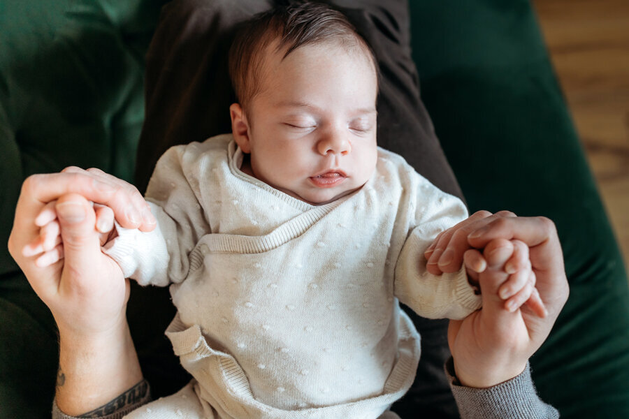 Newborn-photographer-Reykjavik35