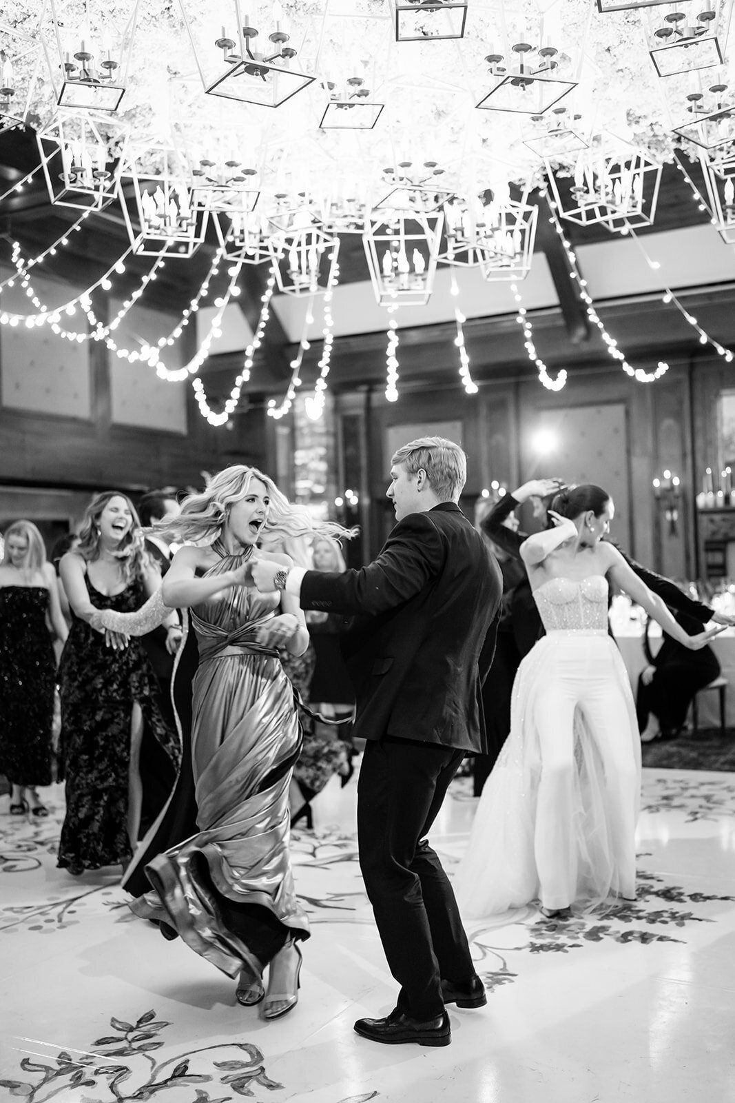 stein-eriksen-lodge-winter-park-city-wedding-pepper-nix-433L-2091bw