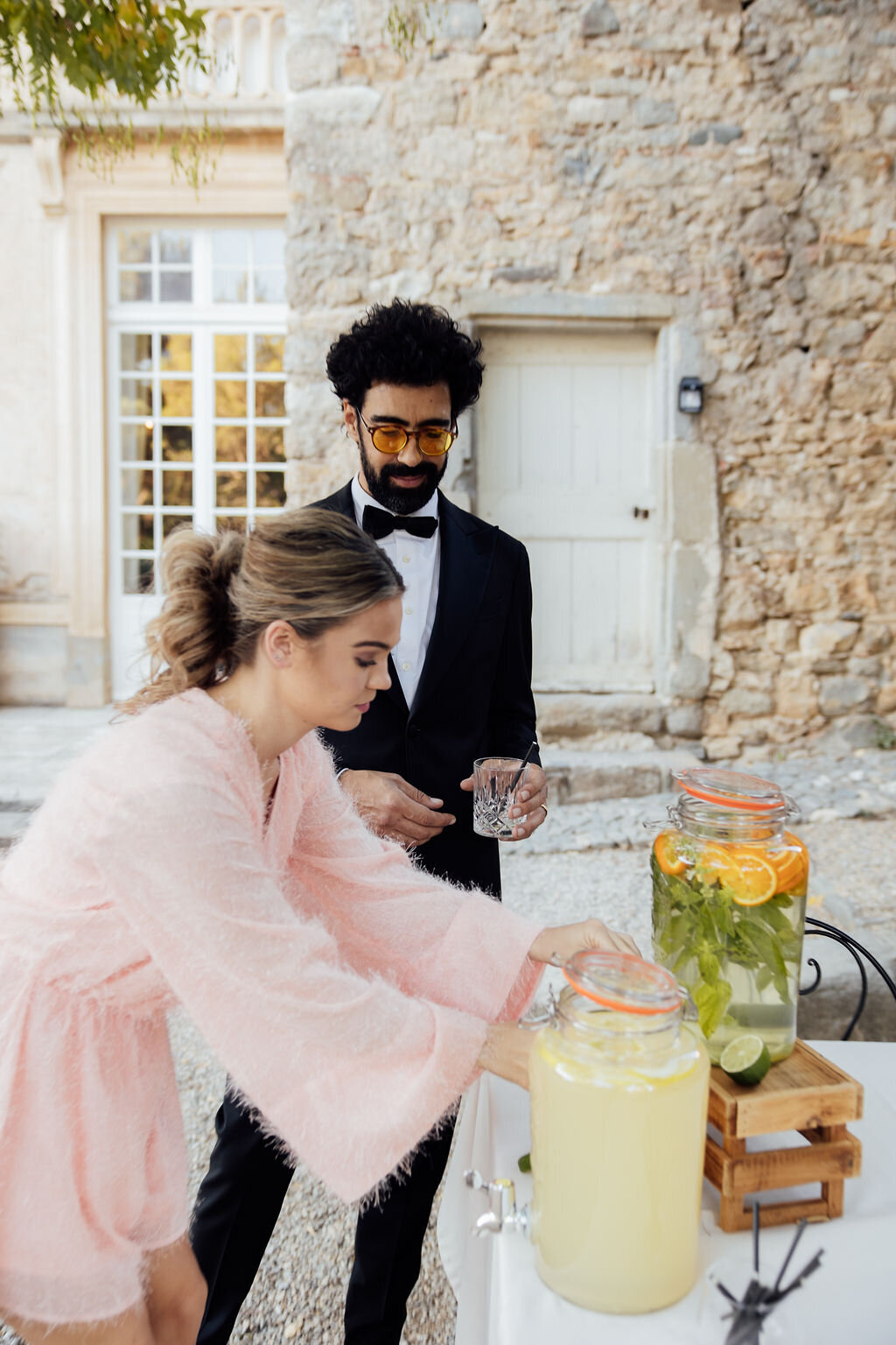 refined-wedding-decor-chateau-d-agel-france