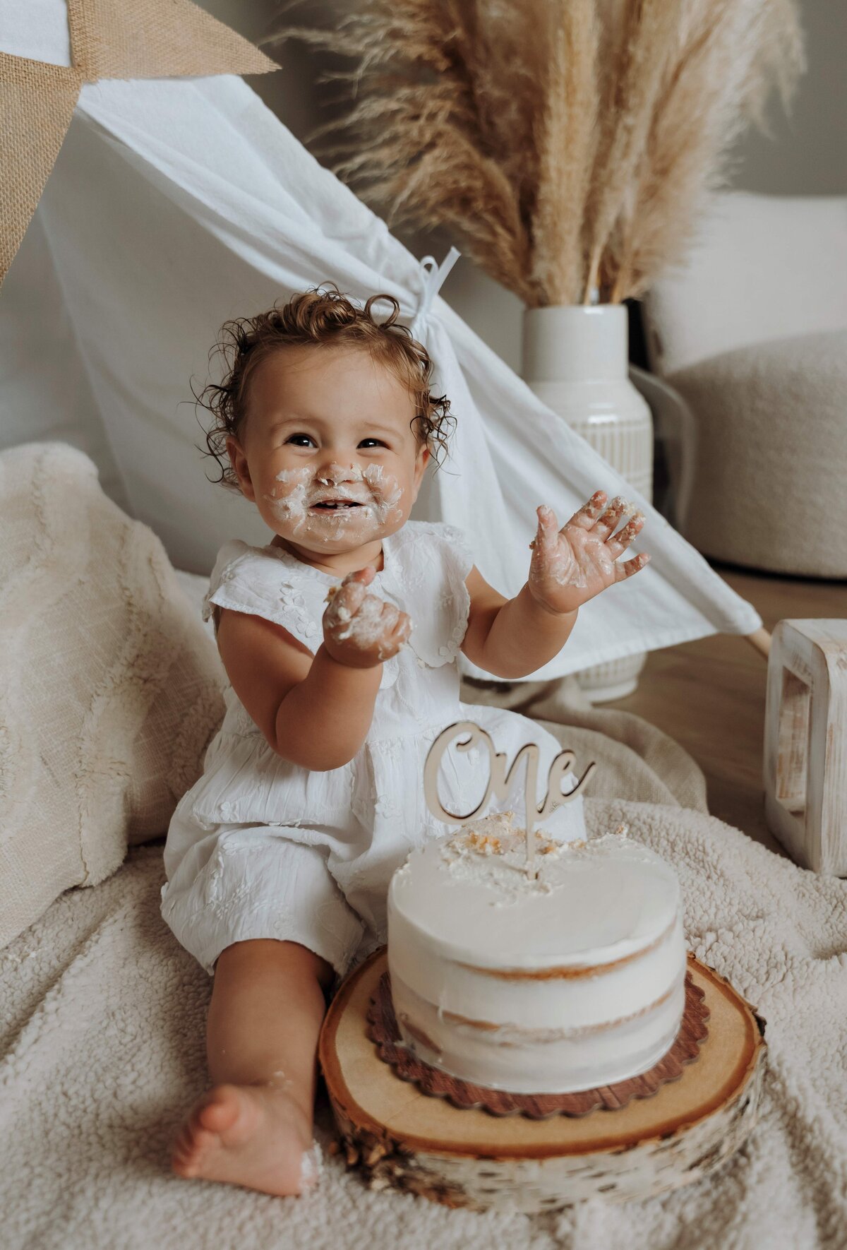 cakesmash fotograaf limburg, cakesmash fotograaf, cakesmash fotograaf haelen, cakesmash fotograaf roermond, cakesmash fotograaf leudal, cakesmashshoot haelen, cakesmash shoot leudal, cakesmash shoot roermond, cakesmash shoot, cakesmash fotograaf, cakesmash fotografie, cakesmash, cakesmash voor 1e verjaardag, cakesmash fotografie leudal, cakesmash fotografie in de buurt van haelen