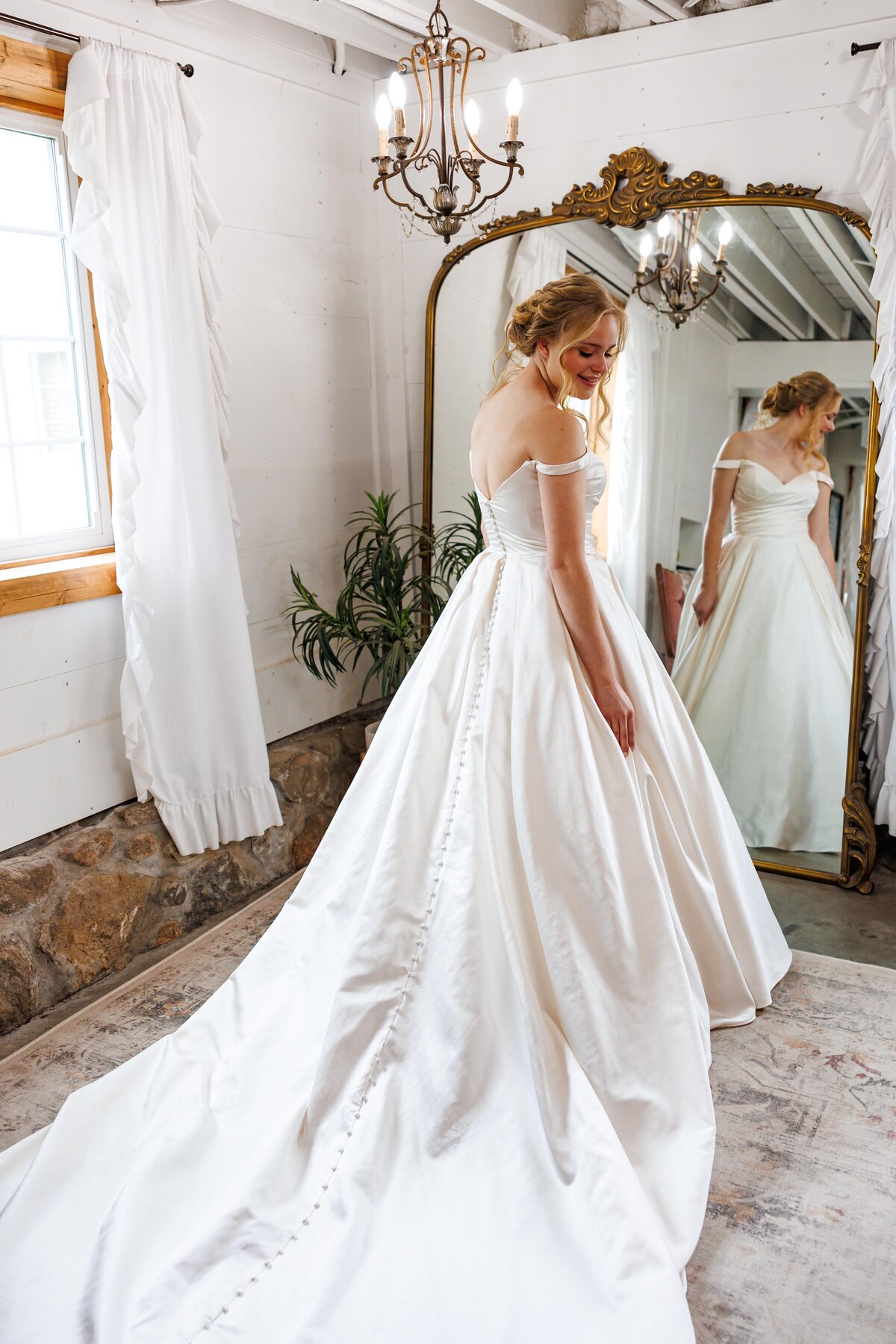 7-RaeganLiam-Wedding-Photographer-St-Cloud-Brainerd-MN-MindiJenningsPhotography