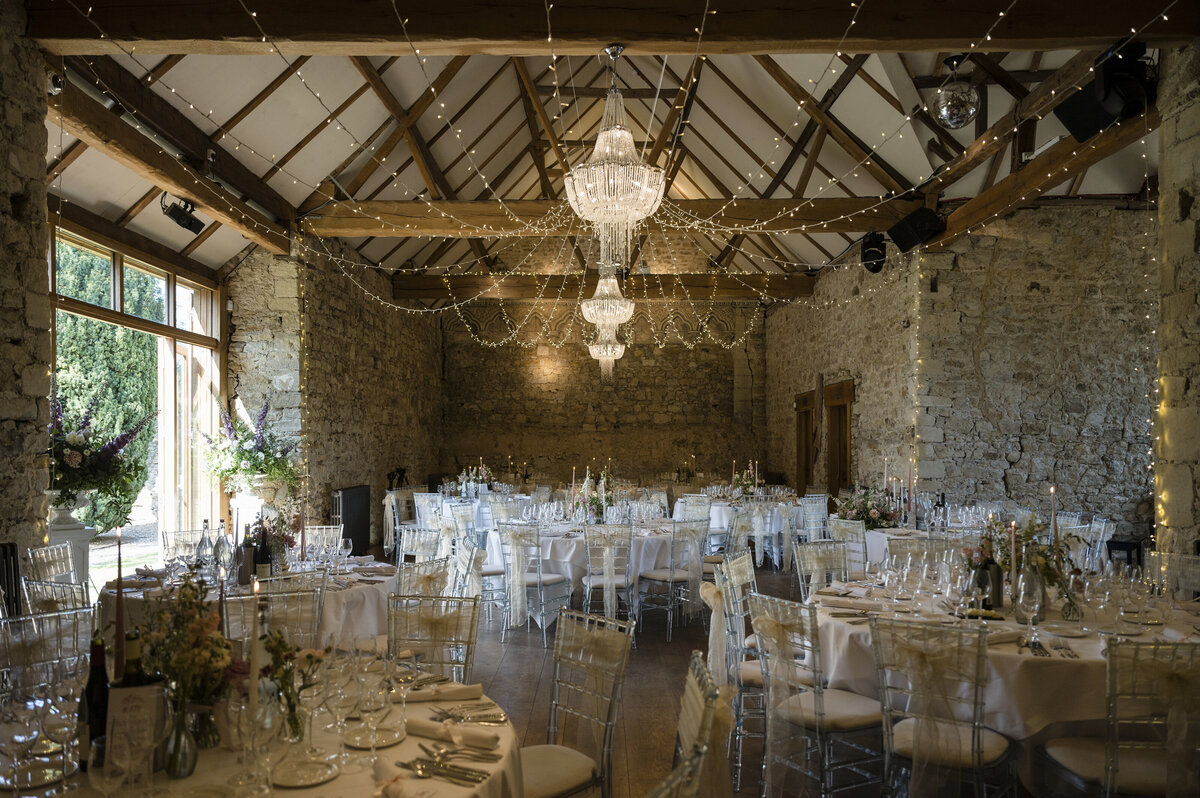 Notley-Abbey-wedding-photography-1094