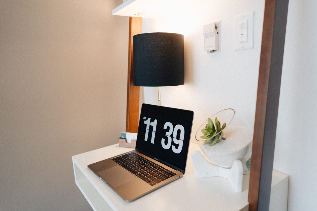 rebekah-nicole-interiors-design-counseling-office-desk