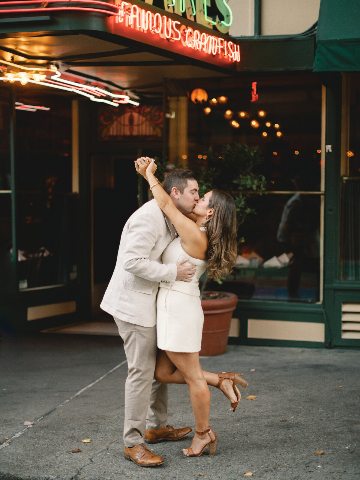 downtown-portland-urban-engagement-session-photos-by-the-tenneys-photography-11