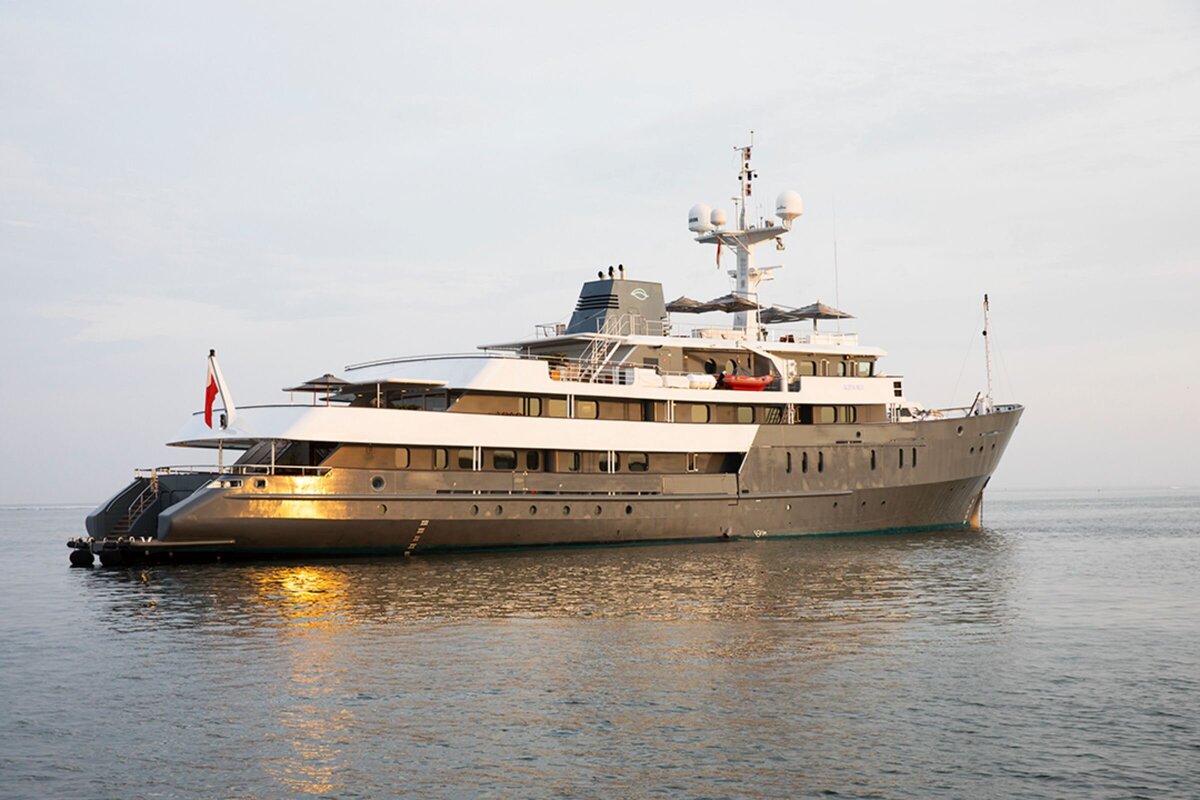 Aqua Blu - 19 Luxury Yacht Charter Indonesia