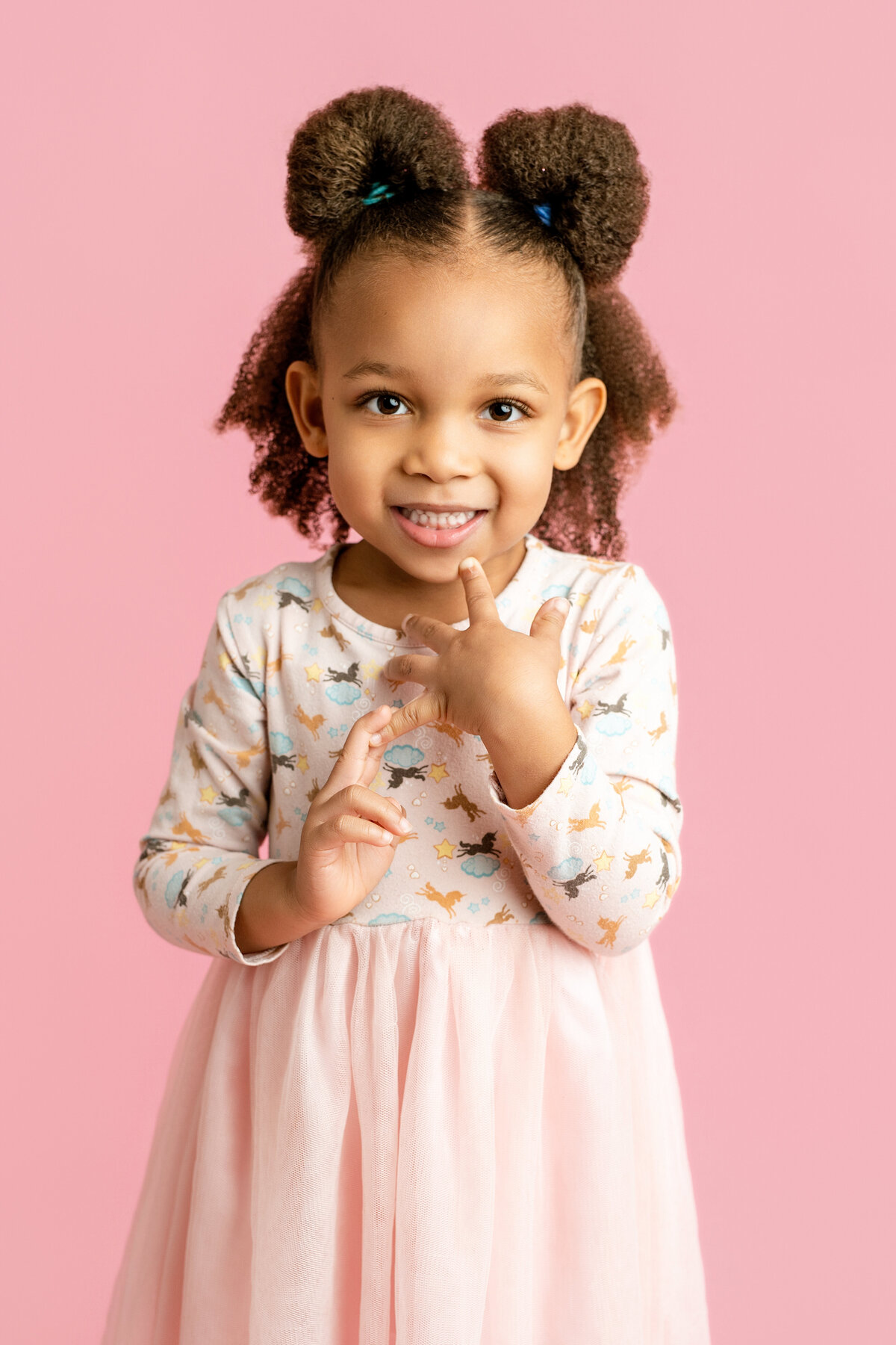 little-girl-smiling-dmv-photographer