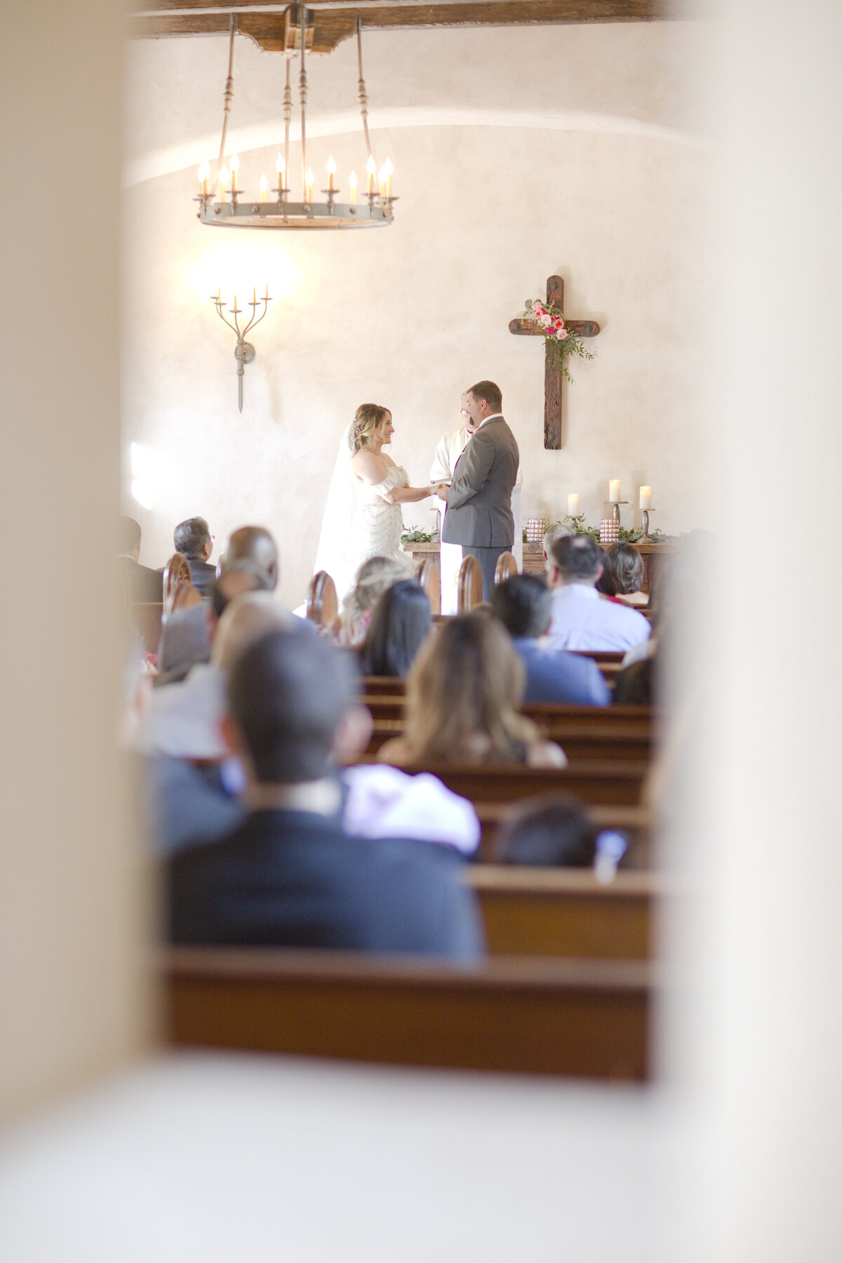wedding ceremony-hill country-texas- lost mission-robin rogers photography