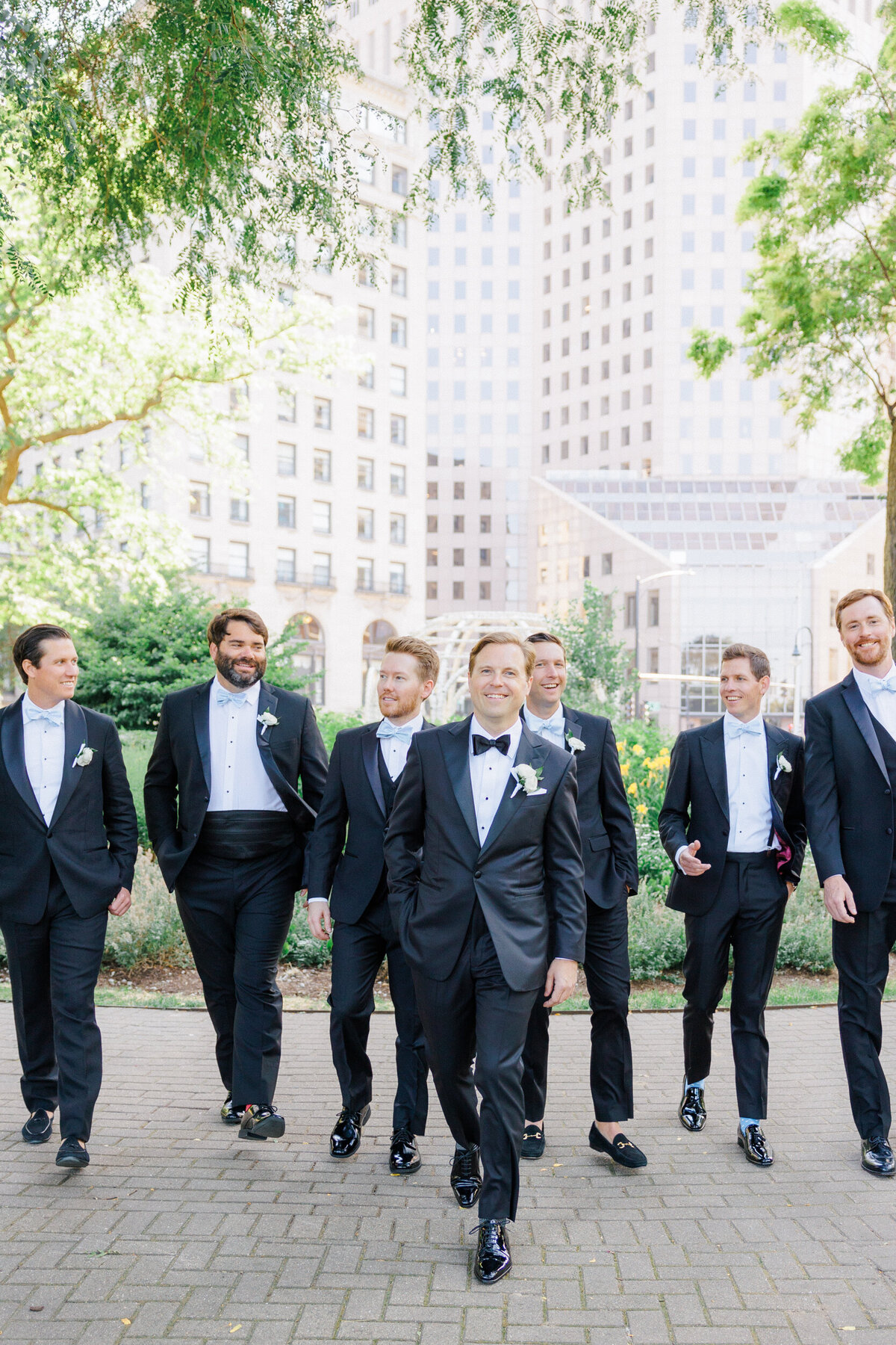 Lexi Benjamin Photography_Reynolds Chicago History Museum Wedding_07.06.24-82