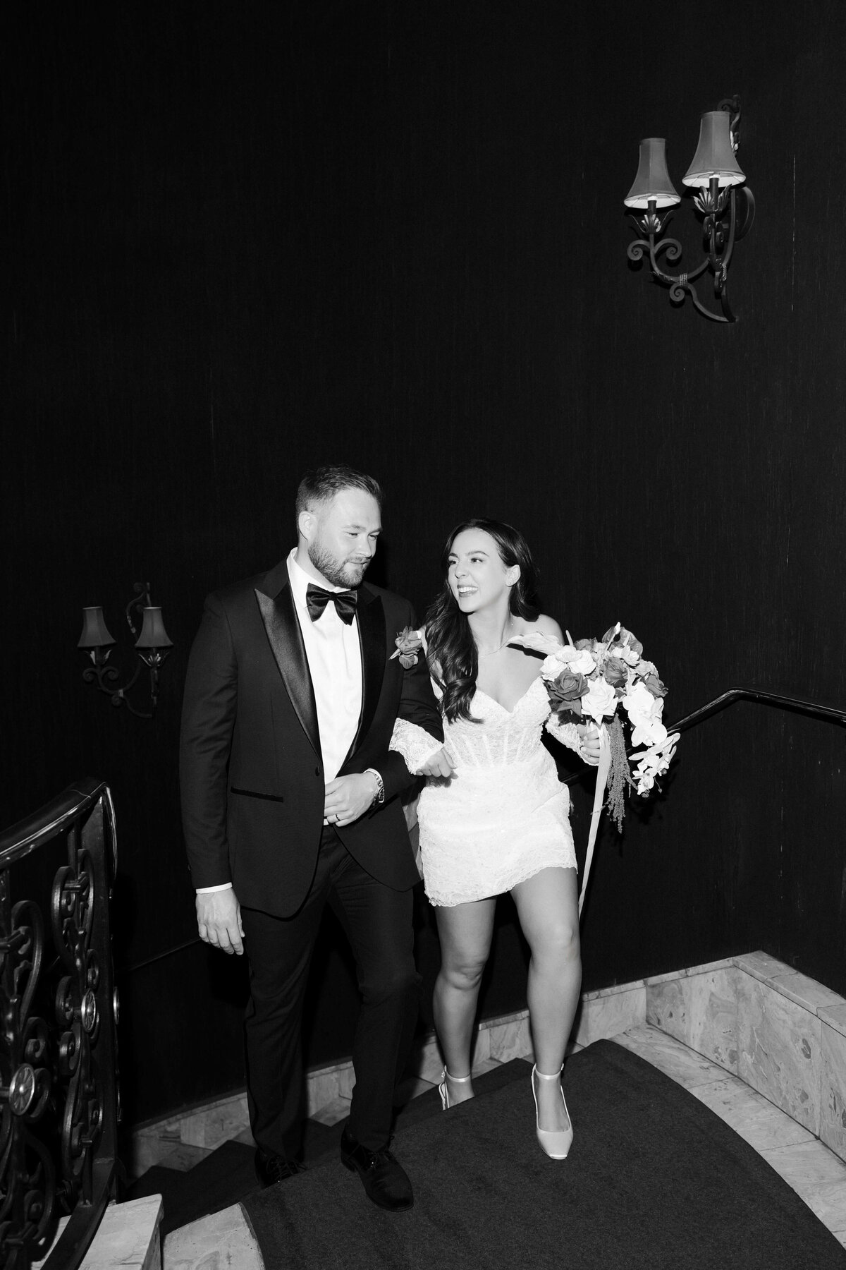 73riskyexposure_hannah-rory_las-vegas-elopement-photography