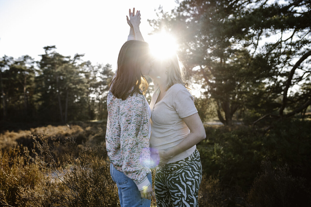 WEB - Merel en Iris Zwangerschapsshoot Soesterduinen | Samantha Bosdijk Photography-40