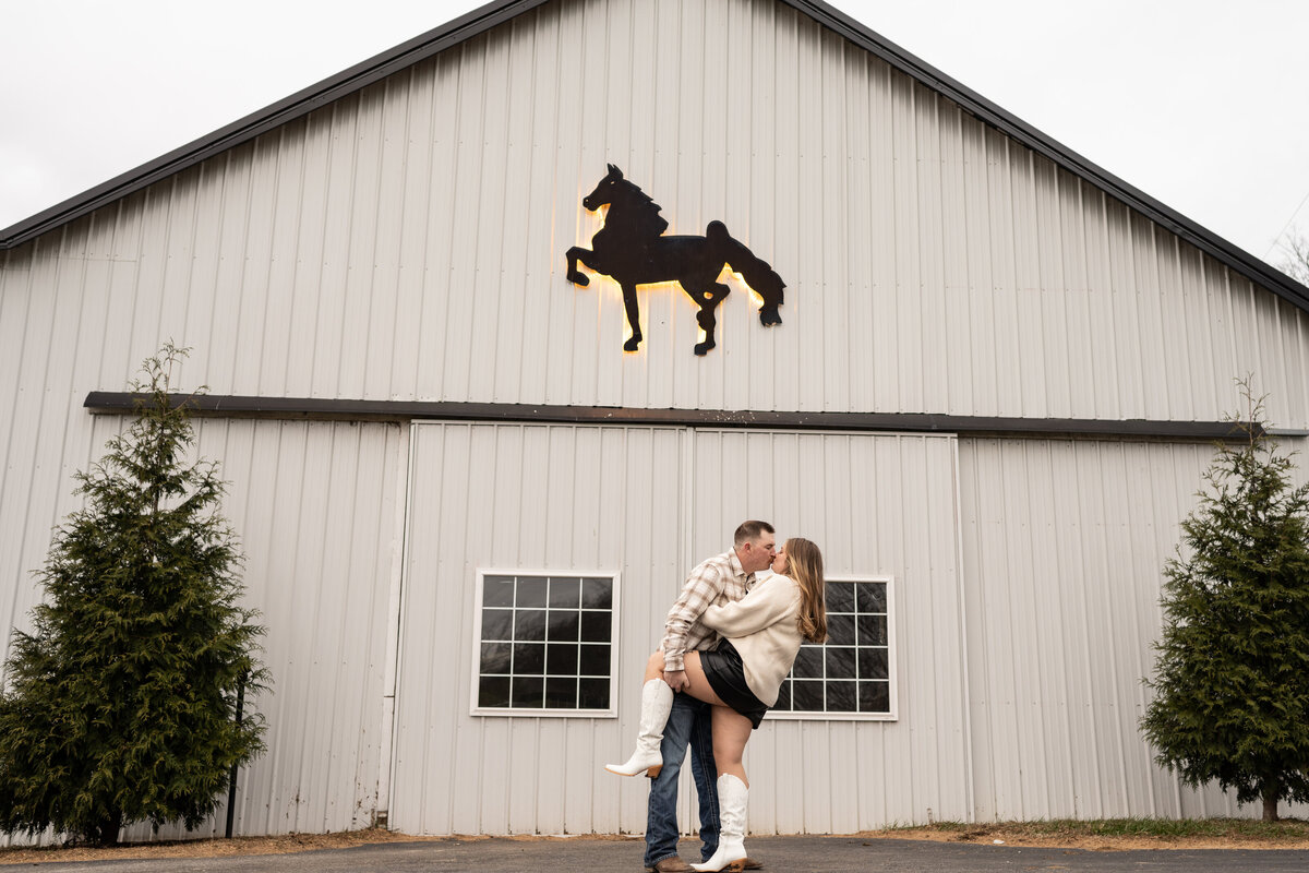 louisville_engagement_photographer_evie_jill_photography_jpg9