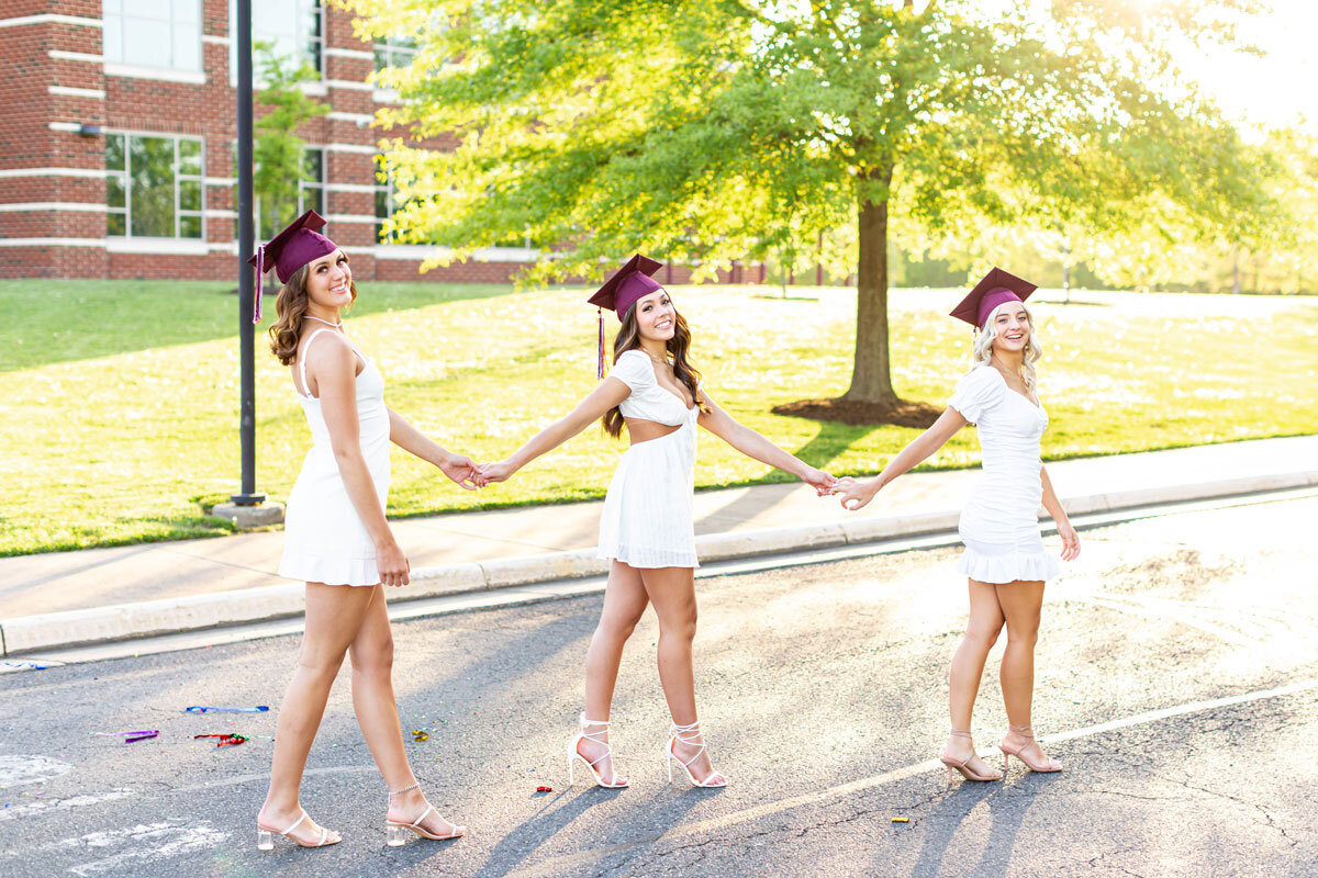 Virginia-cap-and-gown-senior-session-best-friend-8