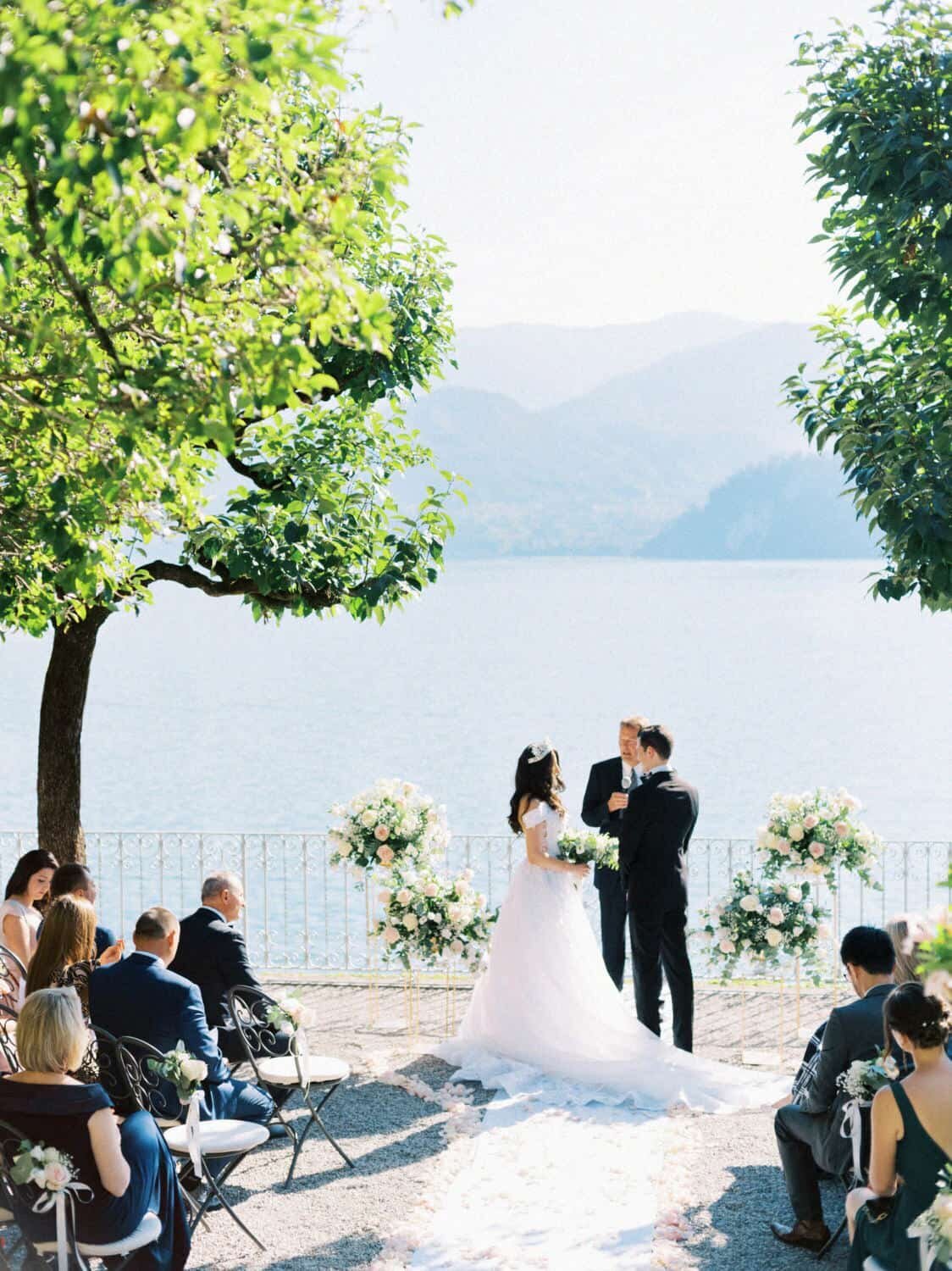 Villa-Cipressi-wedding-lake-Como-Italy-ceremony--by-Julia-Kaptelova_Photography-429