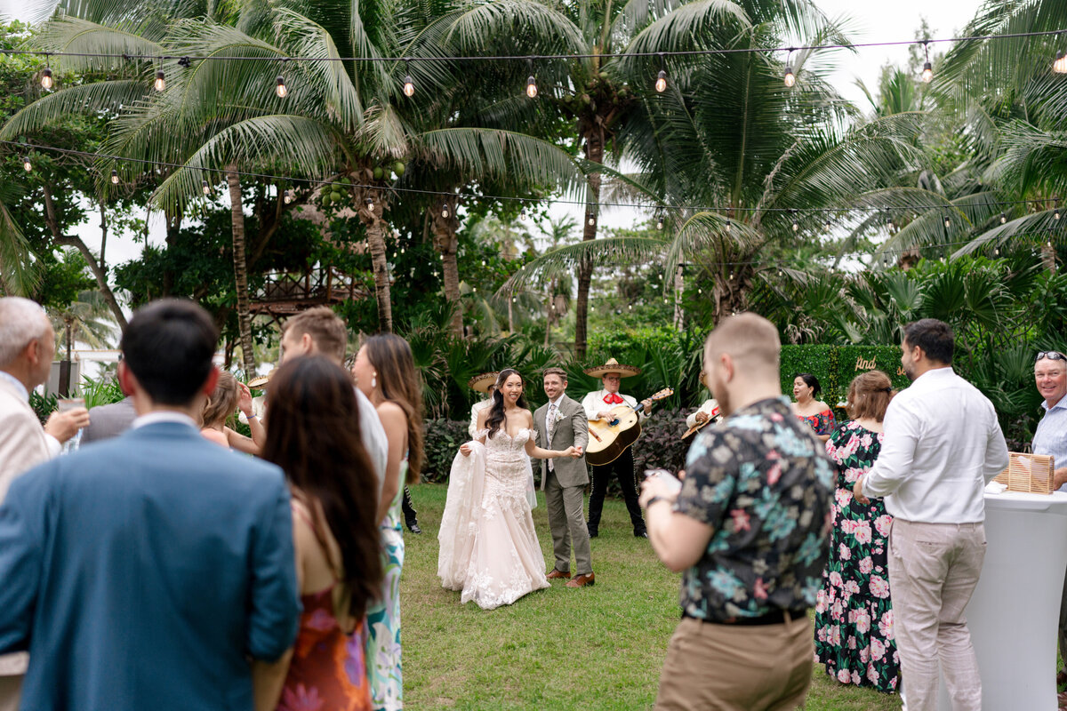 Berlez-Aspen-Avenue-Chicago-Wedding-Photographer-Grace-and-Ivory-Wedicity-Mexico-Editorial-Luxury-Tropical-Aveil-Brides-Designer-219