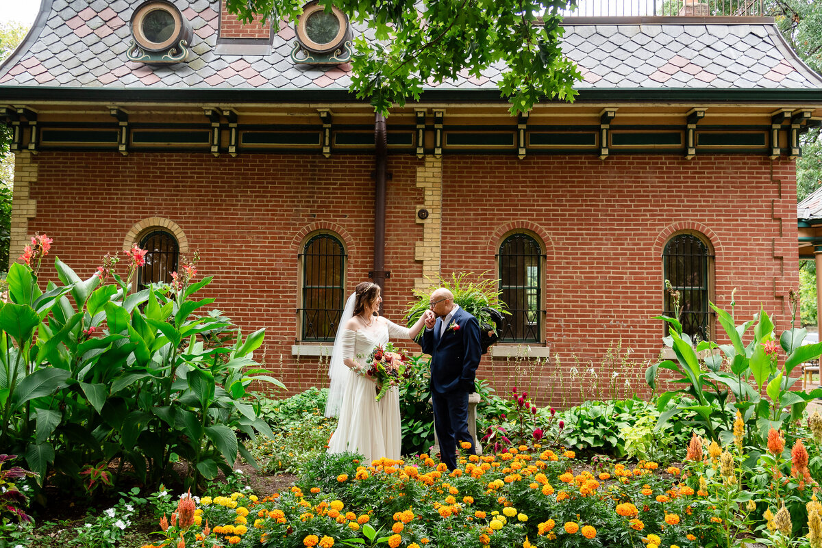 sarah-oberheim-photography-best-st-louis-wedding-photographer-near-me-lafayette-square-park-wedding-photographer6