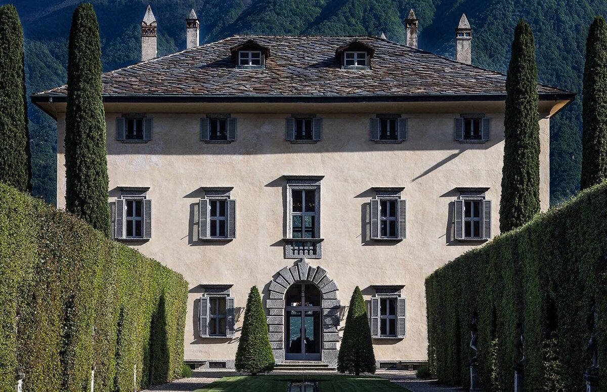 Villa-Balbino-luxury-property-Lake-Como-Italy-Milan-4-floor-private-residence-exclusive-rental-wedding-accommodation-event-elopement-engagement-best-desitination-boat-access-service_