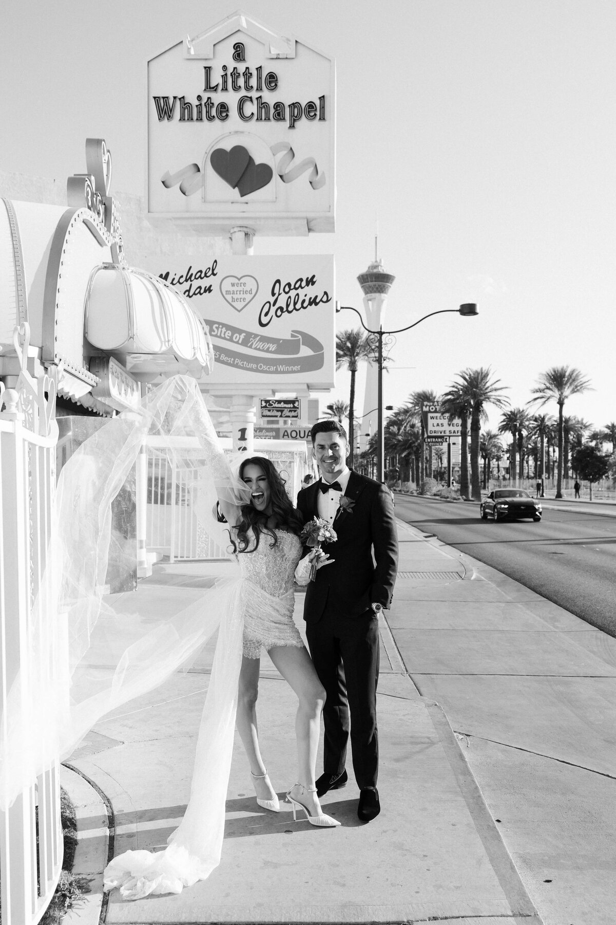 47riskyexposure_alexis-tyler_las-vegas-elopement-photography