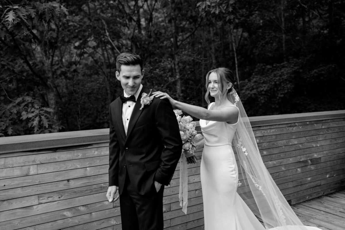 20250607_Maggie+Caleb_Wedding_Previews_Dave_and_Pring_Photography_Lightfoot_and_Wolfville_Vineyards_Nova_Scotia_29