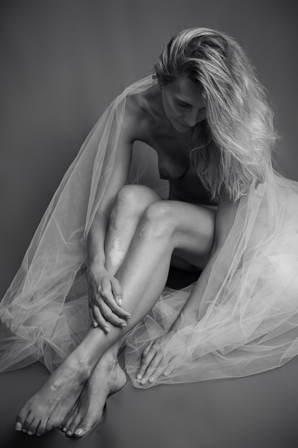 black-and-white-boudoir-photography-1