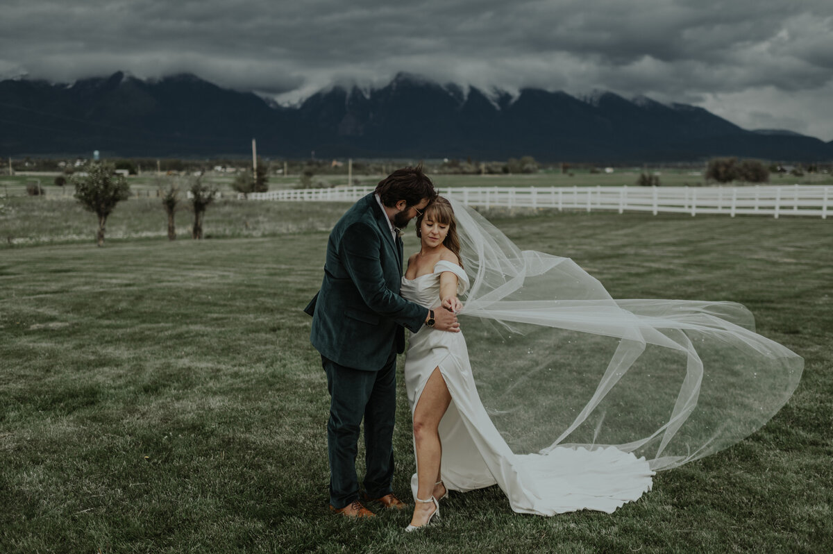 Bride & Groom-113