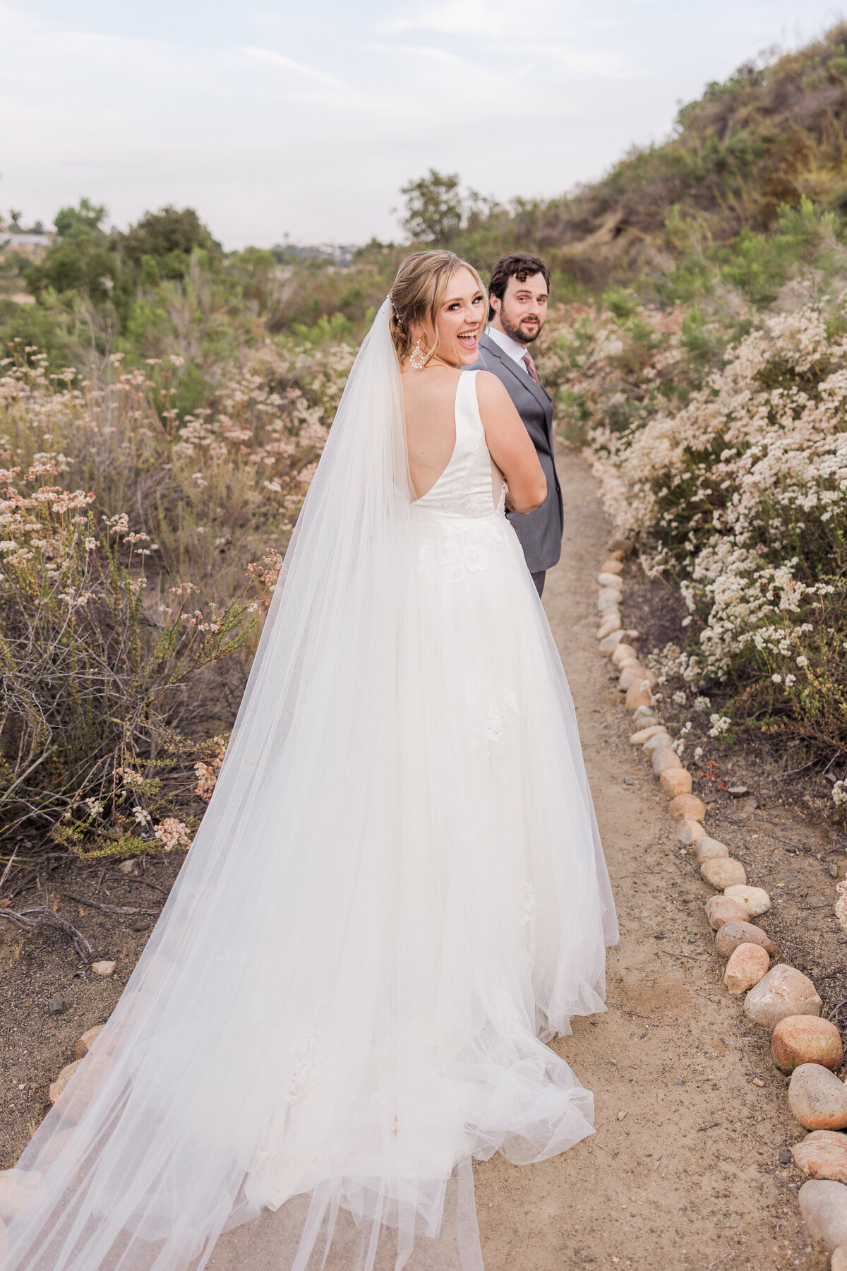 bride-and-groom-San-Diego-mission-trails