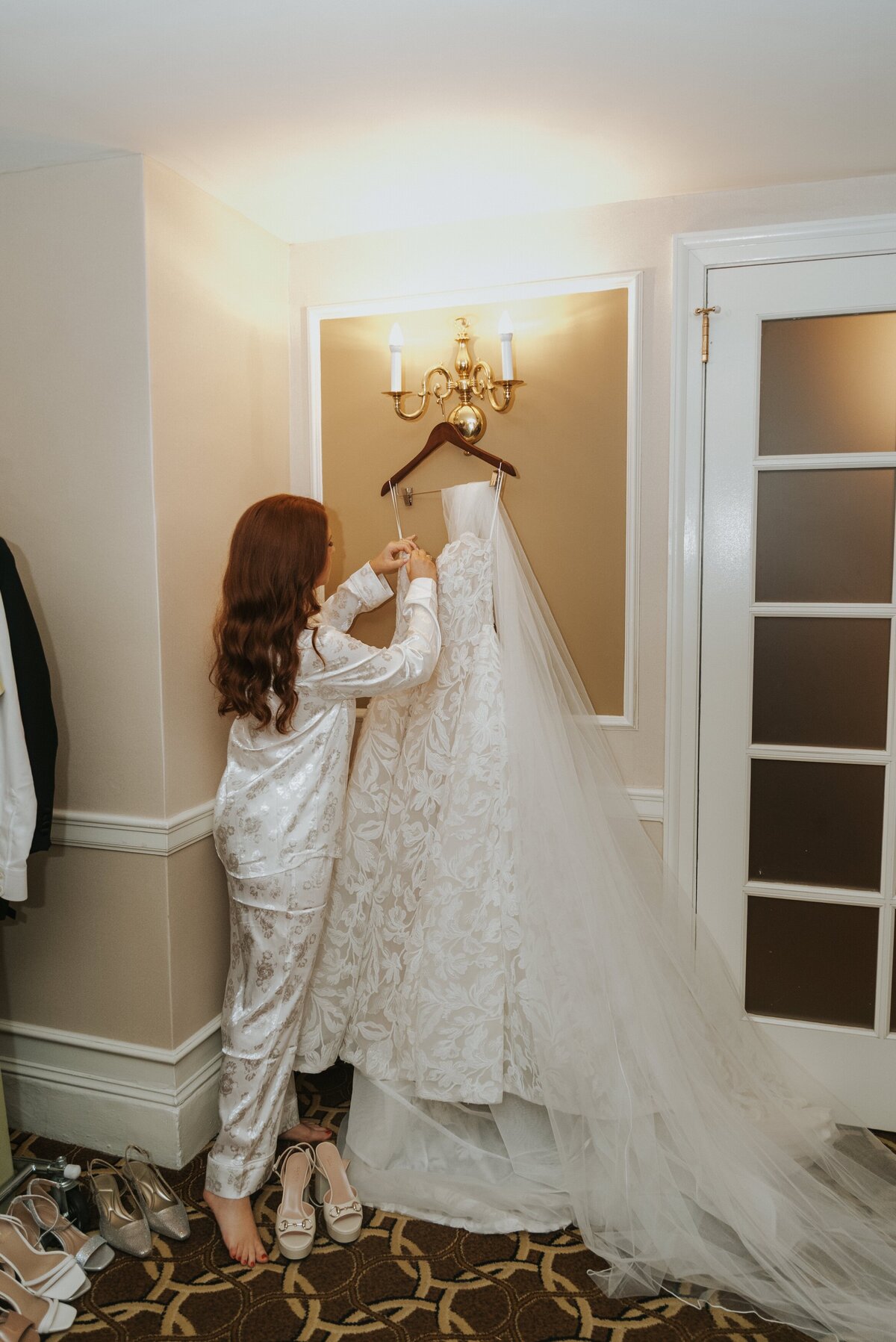 Faye-Fern-Creative-MariaBLung-Meg-Brandon-New-York-Athletic-Club-St-Patricks-Cathedral-Wedding-Getting-Ready-01