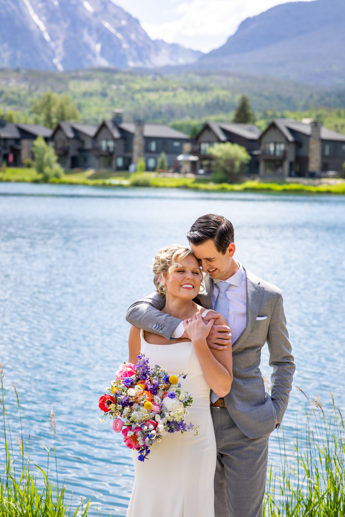 hillary-shedd-photography-Silverthrone-Colorado-Colorful-Wedding-Three-Peaks-Golf-Club-68