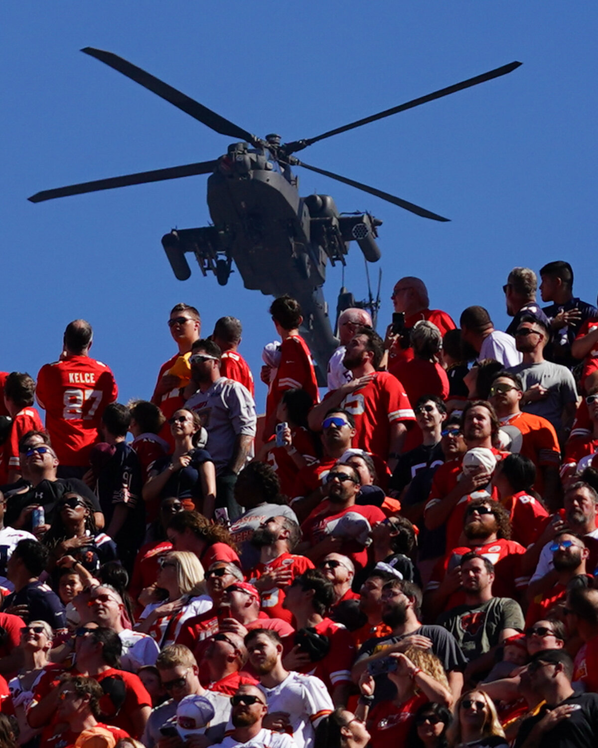 kansas-city-sports-photography-chiefs-0014-helicopter-over-crowd
