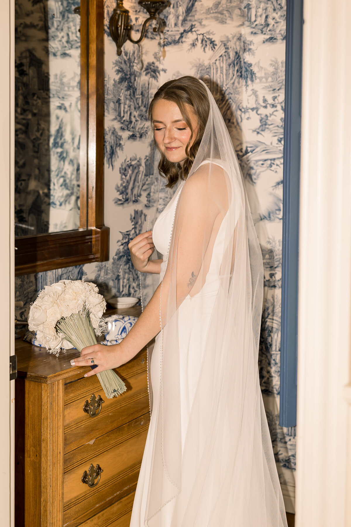 Bride getting ready at Crooked Willow in Minnesota on her wedding day