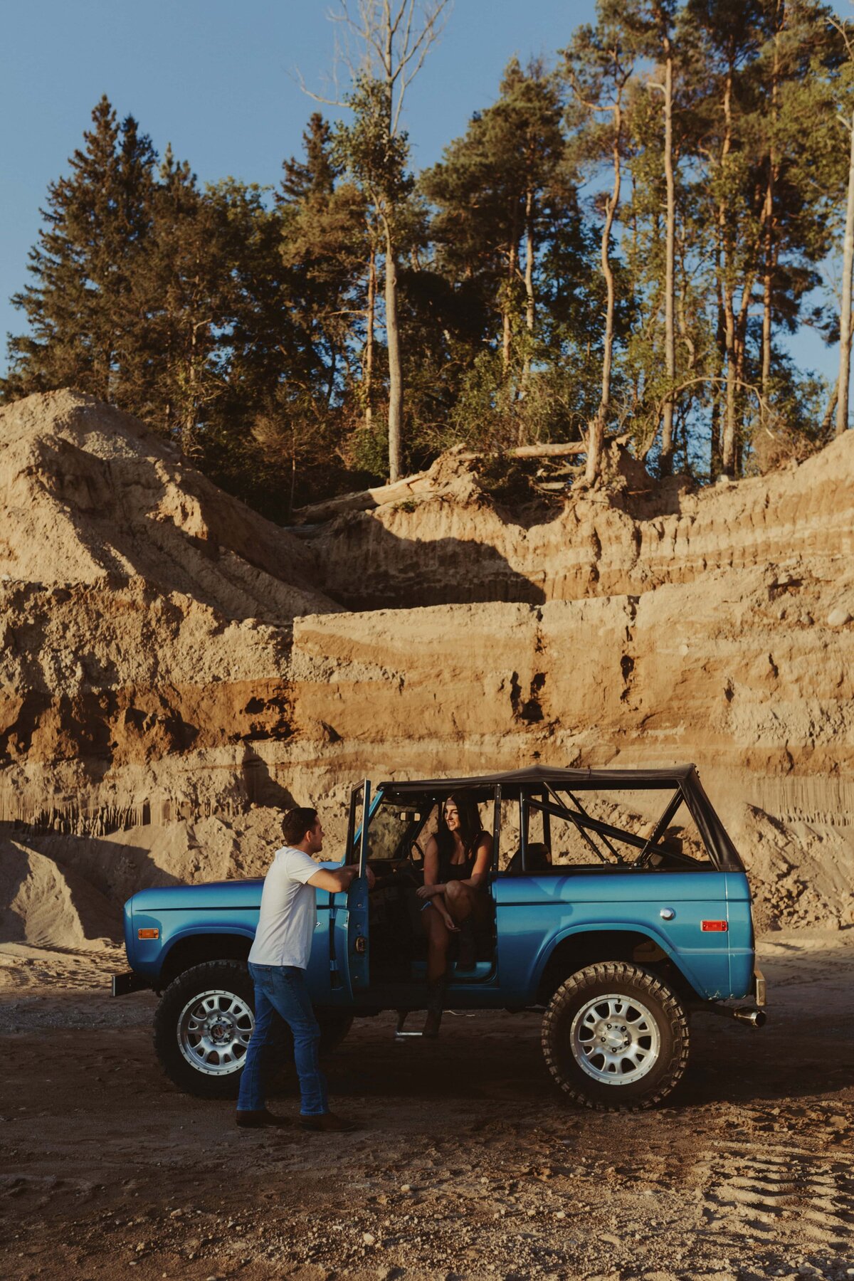 Summer-Couple-Engagement-Photos