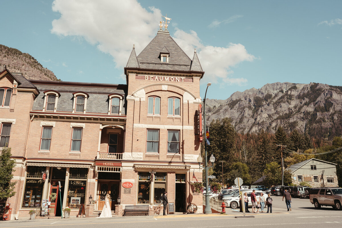 Sam-Murch-Photography-Ouray-Colorado-Summer-Tent-Mountain-Wedding-1