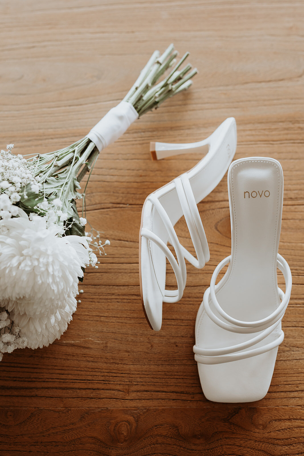 Sneak peeks (11 of 108)