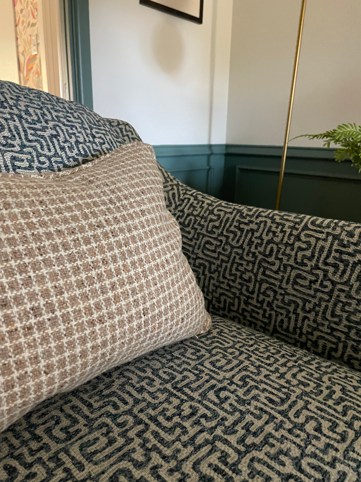 dusti j design chair close up