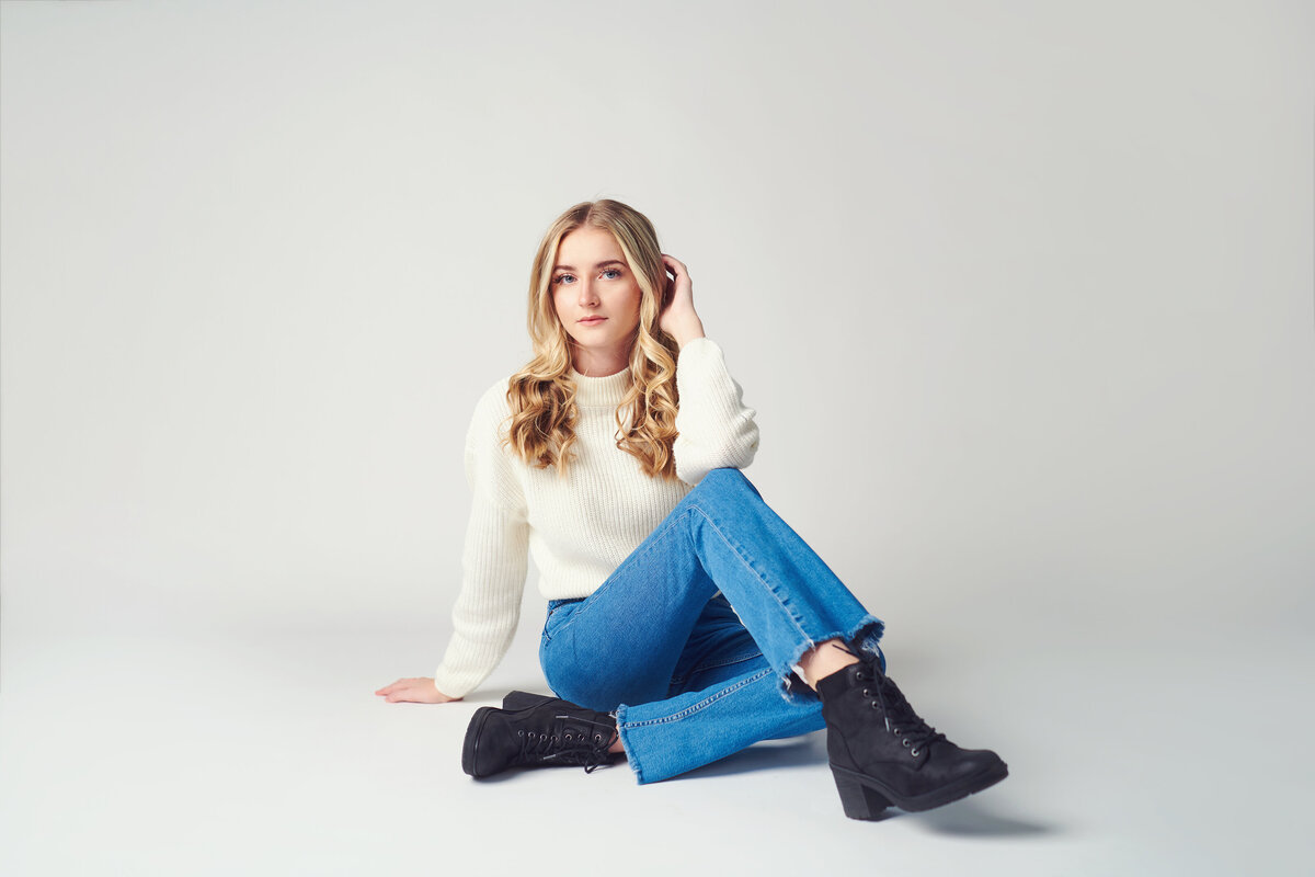 classic simple senior photos 1