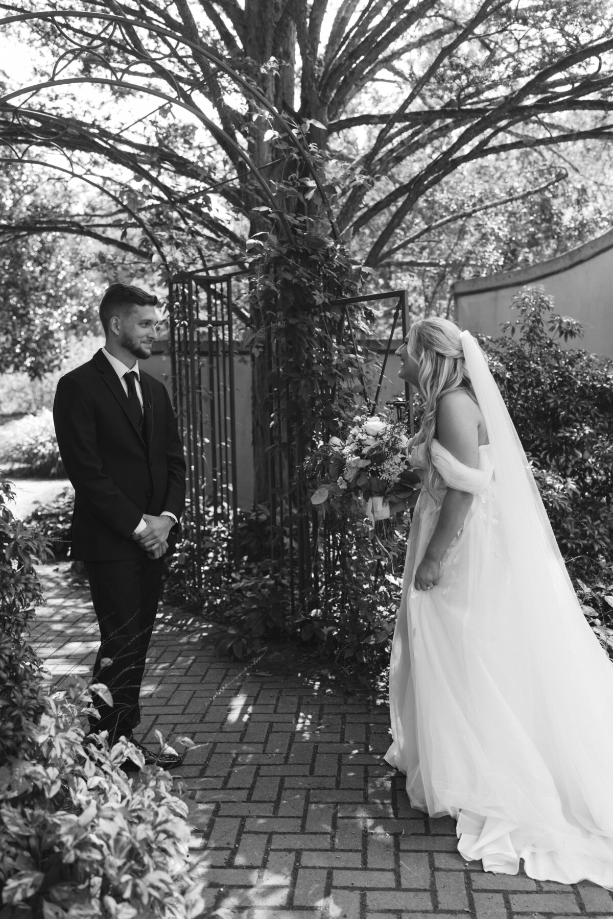 Kylie+TommyOldeMillInnWedding-473