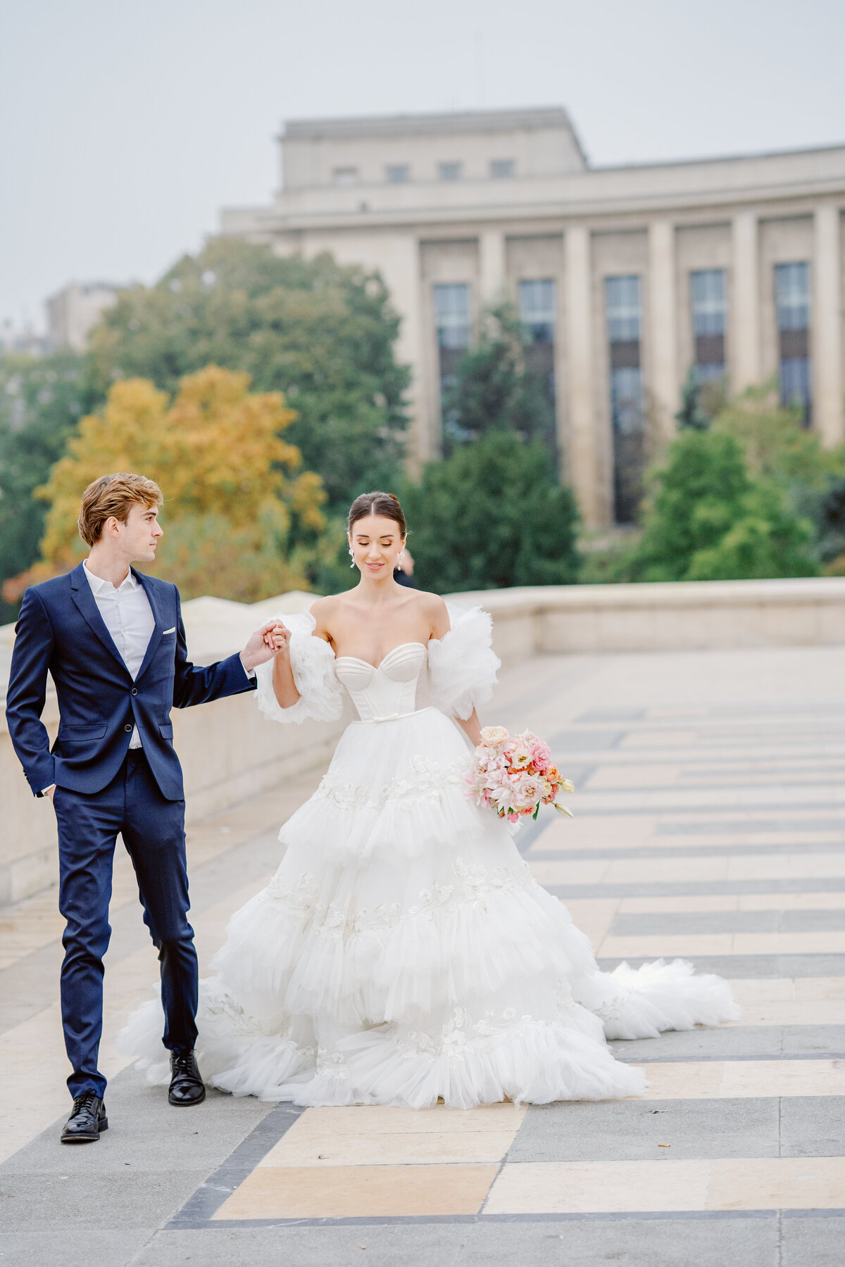 Bridal session in Paris photographed by Paris wedding photographer