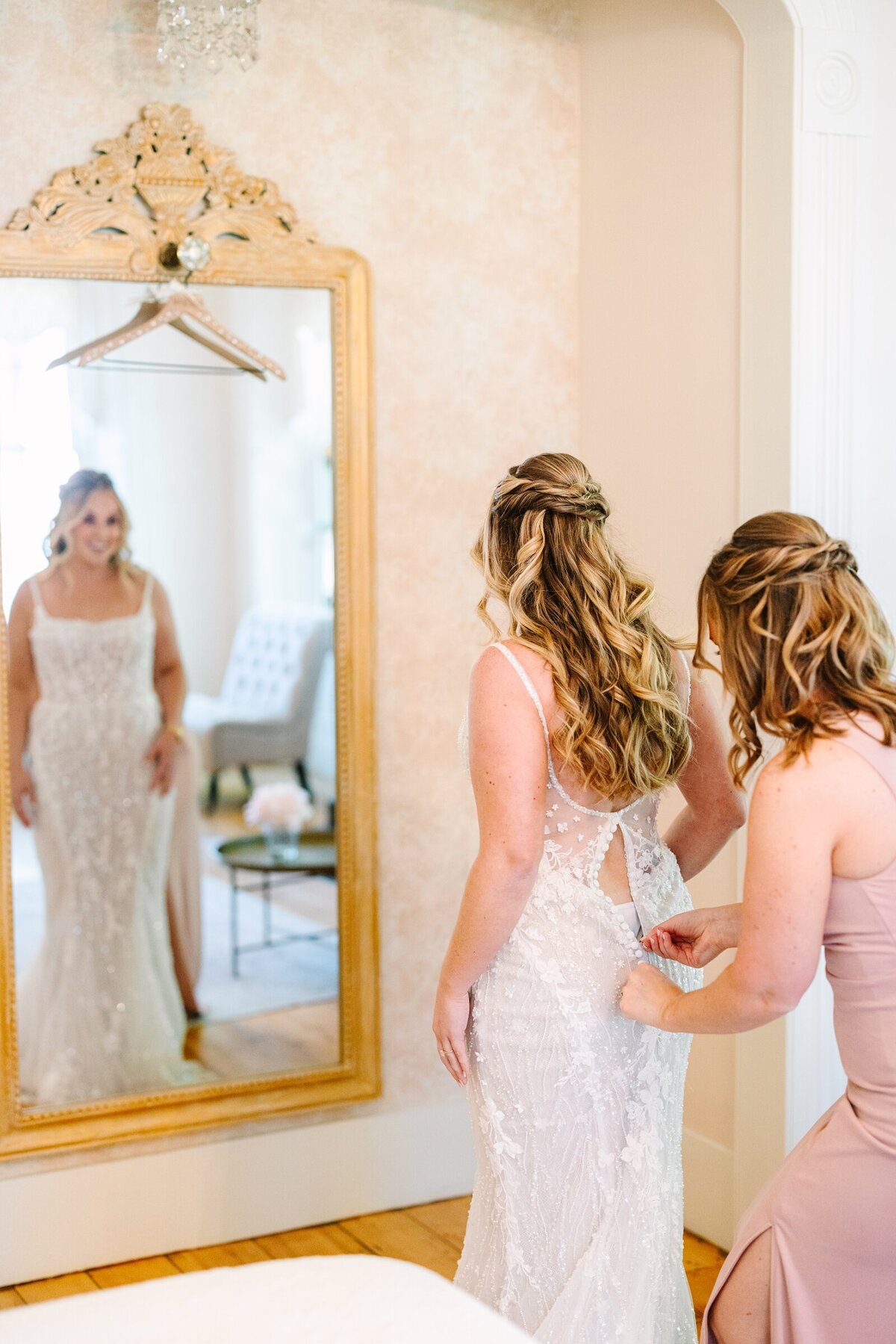 Vibrant_Palm_Springs_Inspired_Red_Barn_at_Outlook_Farm_Summer_Photography_Maine_Wedding_Photographer_0011