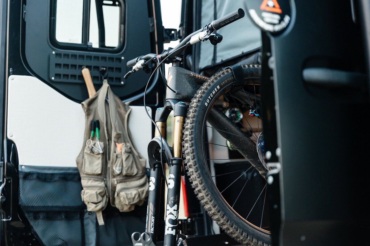 4_WooleyBugger250829_BMV_SlowFastcreative_1826