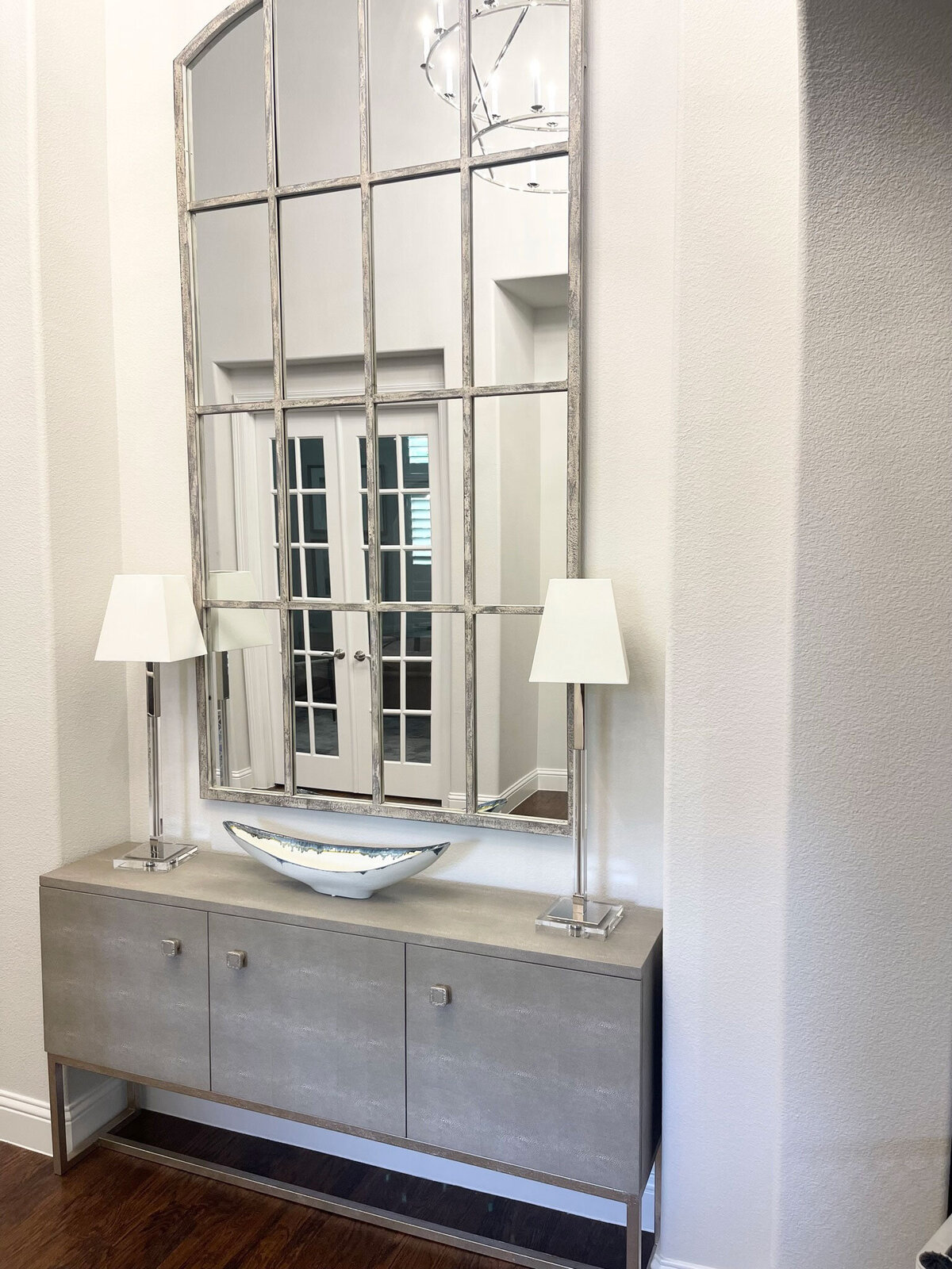 nnovative home interior contractors specializing in renovations, transforming spaces with creative design solutions and expert craftsmanship to enhance functionality and style.