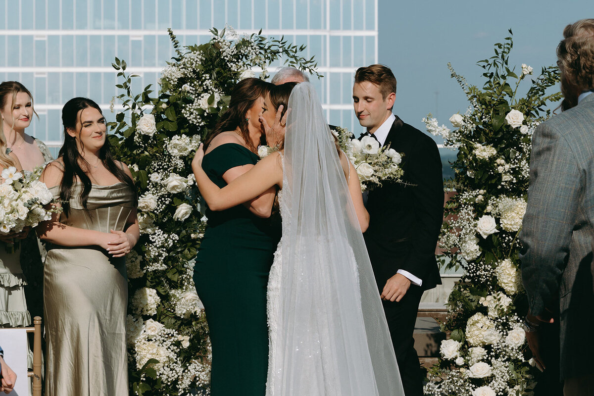 alayna-jake-hotel-kansas-city-wedding-kayxbee-725