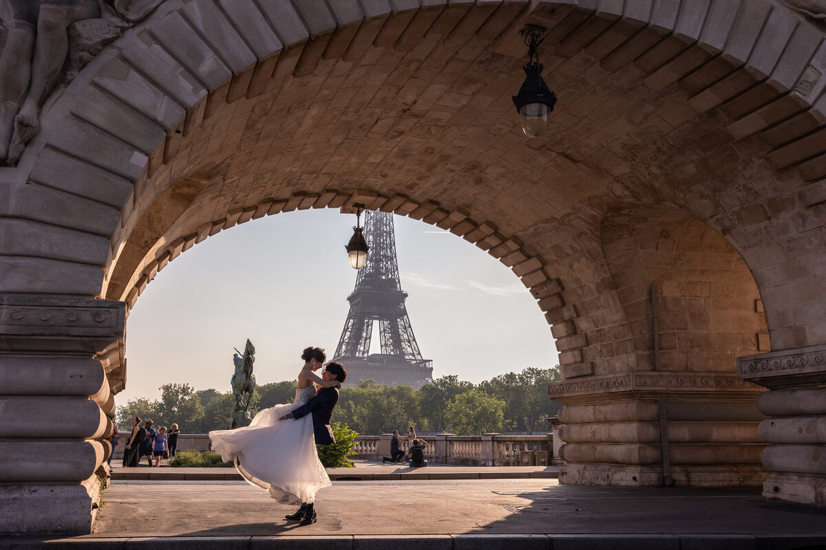 Paris_photowedding_PontBir-Hakeim_38