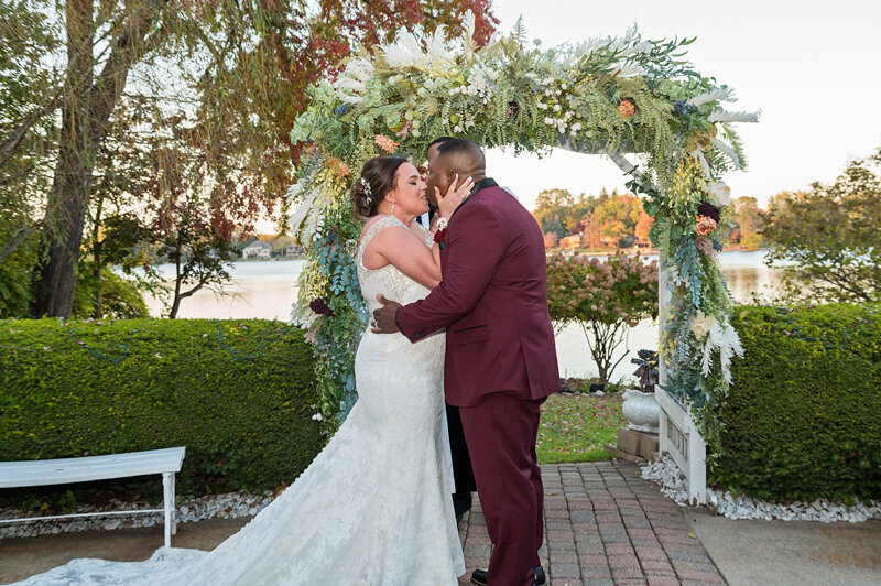 Detroit Wedding Photographer Victoria Wedding Chapel-155