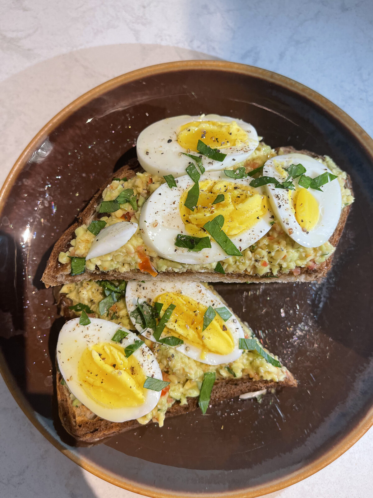 french-press-avocado-and-eggs-breakfast