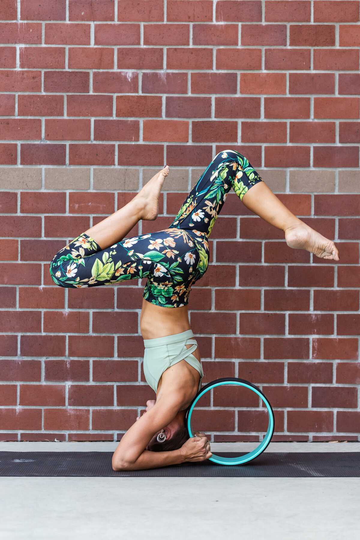 LAP_HillaryHall-Yoga_0038