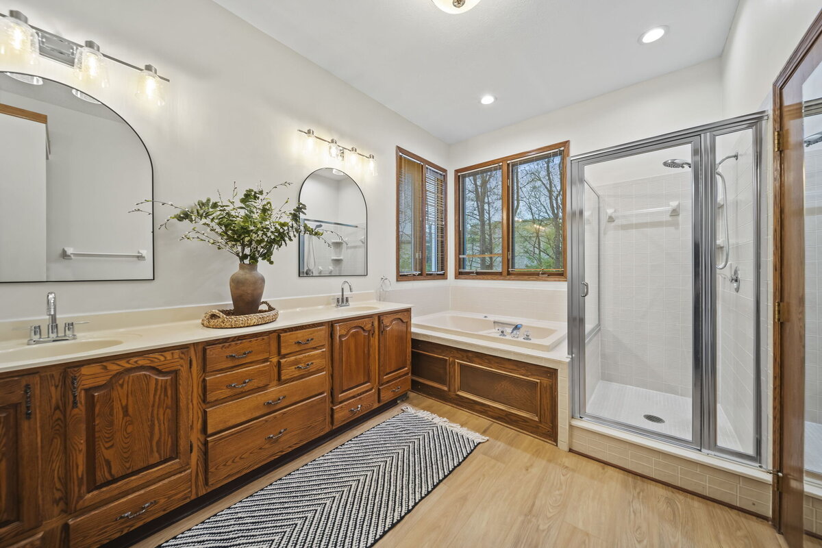 50-web-or-mls-A7405780